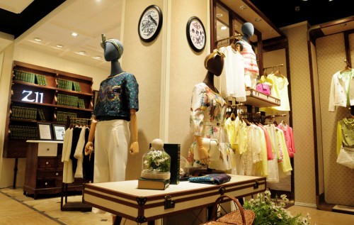 Z11女装店铺展示