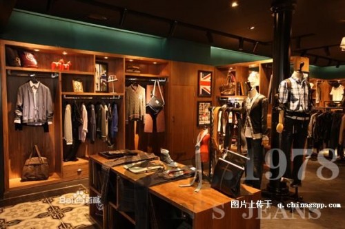 迪卡哲男装店铺展示