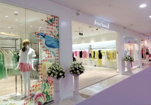 璱妠女装店铺展示