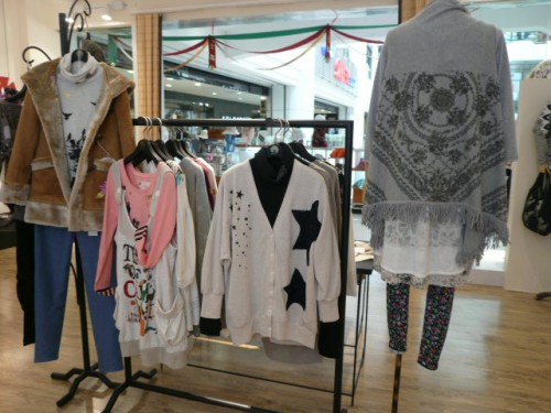 SCOLAR女装店铺展示