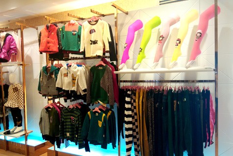 耶丽雅童装店铺形象