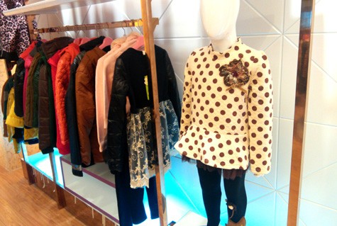 耶丽雅童装店铺形象