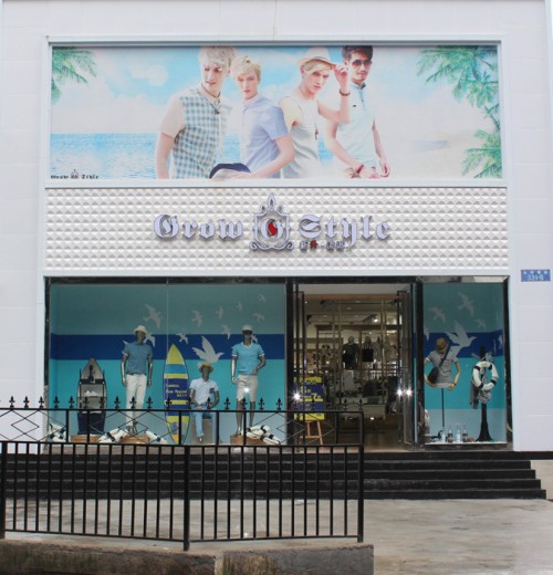 新升流派男装店铺展示