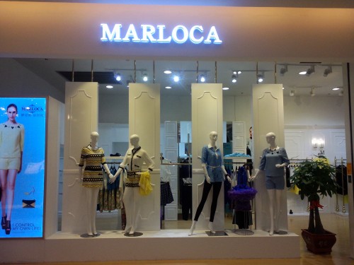 蔓露卡女装店铺展示