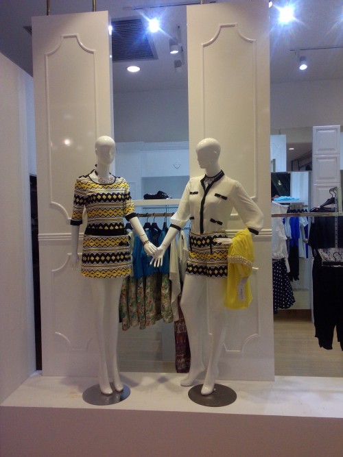 蔓露卡女装店铺展示