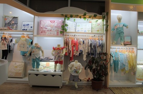 蓓宝童装店铺形象