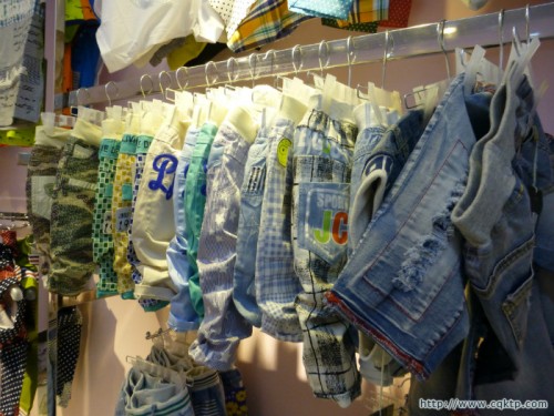 酷童派童装店铺展示