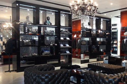 威杰思男装店铺展示