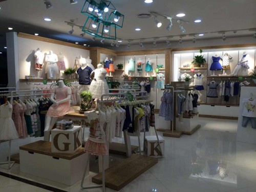 小虎·帕蒂童装店铺展示