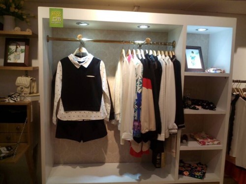 艾上乐品女装店铺形象