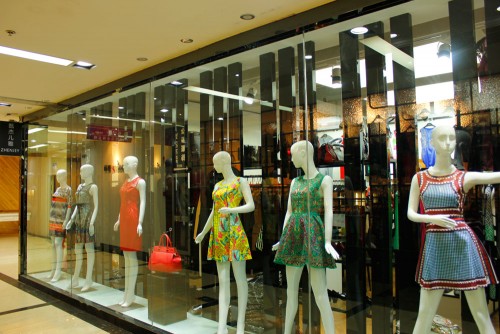 甄杰儿雅女装店铺形象