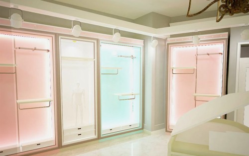 贝凯思童装店铺展示