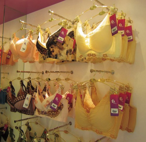 秀色可可内衣店铺展示