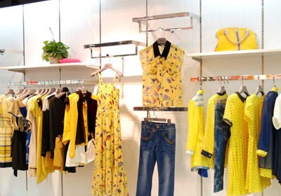 奥衣奥女装店铺展示