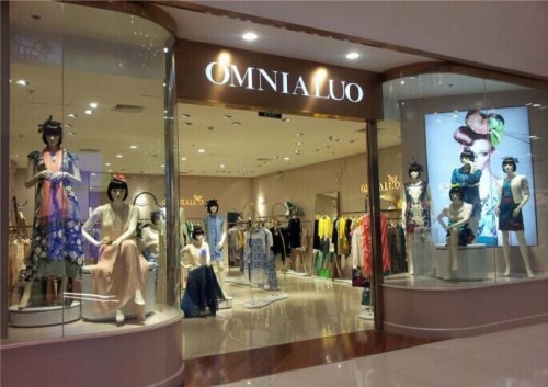 欧柏兰奴女装店铺展示