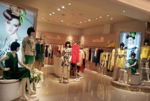 欧柏兰奴女装店铺展示
