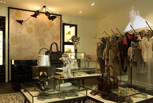 高田贤三休闲装店铺展示