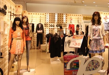 mindbridge女装店铺展示