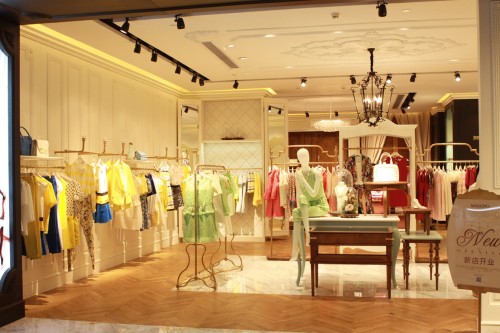 曼娅奴女装店铺形象