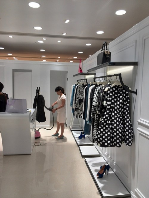 蓝黛圣菲女装店铺形象