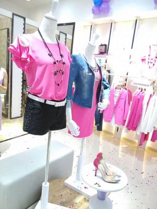 美丽衣橱女装店铺形象