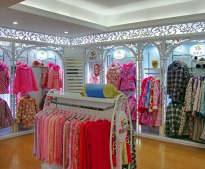霓彩儿内衣店铺展示