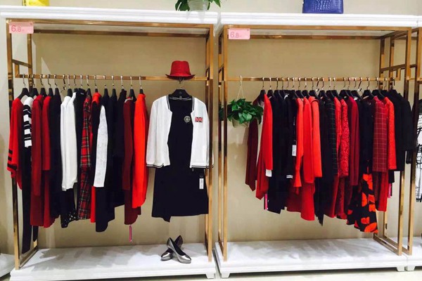 爱为女装店铺展示