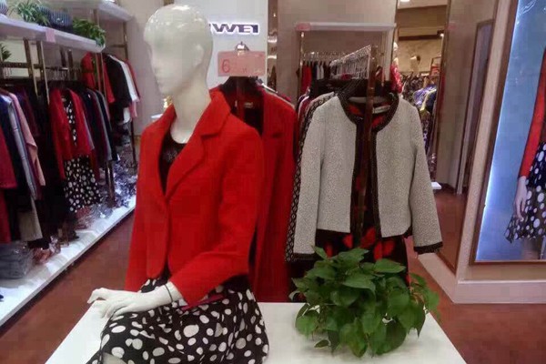 爱为女装店铺展示