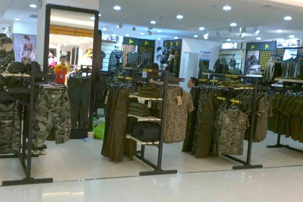 精英部落休闲装店铺展示