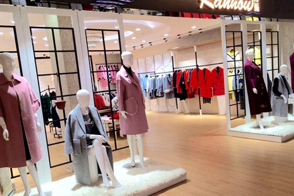 苒逅女装店铺展示