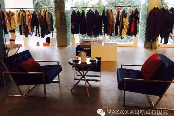 CANGIARI女装店铺展示