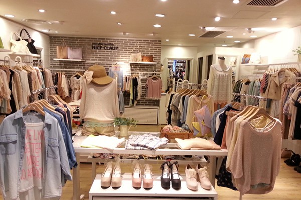 奈伊茜女装店铺展示