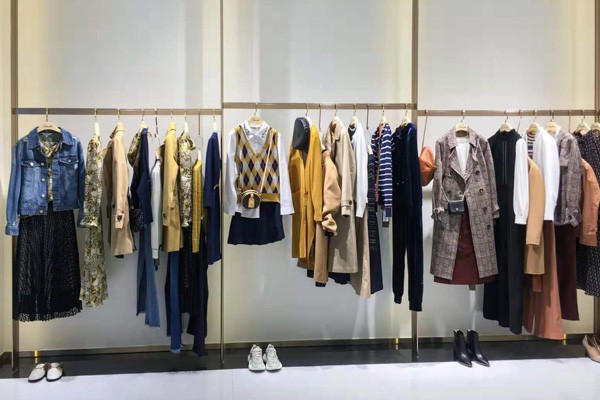 迪图女装店铺展示