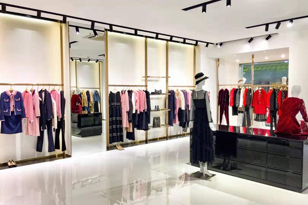 迪图女装店铺展示