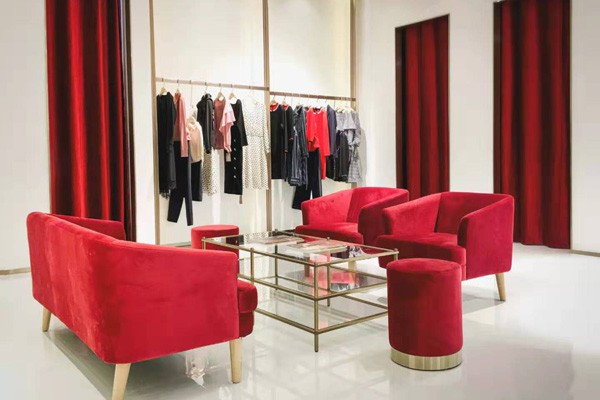 迪图女装店铺展示