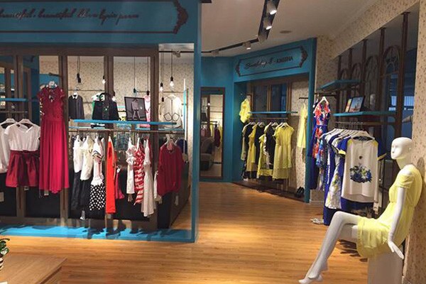 卡歌娜女装店铺展示