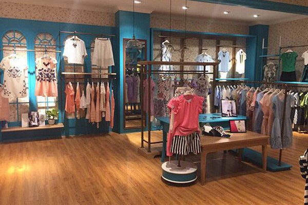 卡歌娜女装店铺展示