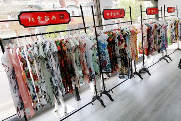 怡琇女装店铺展示