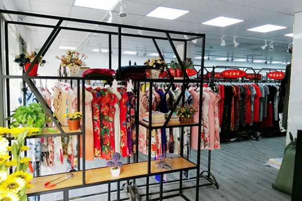 怡琇女装店铺展示