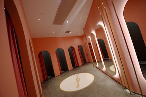 天猫|Kerr&Kroes智慧门店女装店铺展示