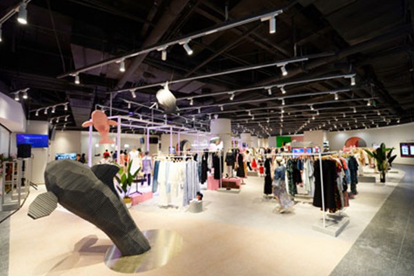 天猫|Kerr&Kroes智慧门店女装店铺展示