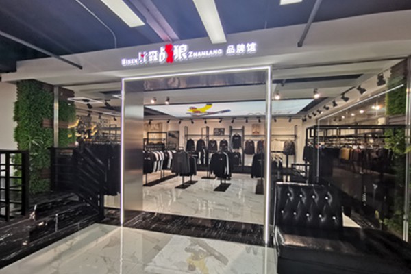 比森战狼男装店铺展示