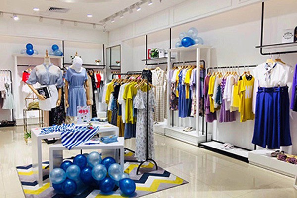 欧玥女装店铺形象