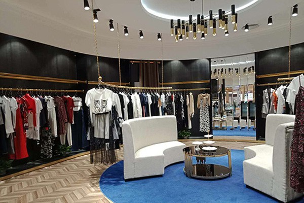 丹时尼女装店铺形象