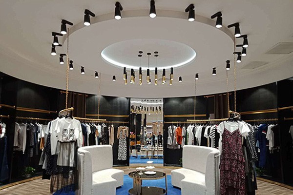 丹时尼女装店铺形象