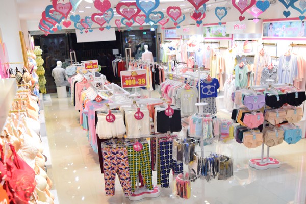 牧柔内衣店铺展示