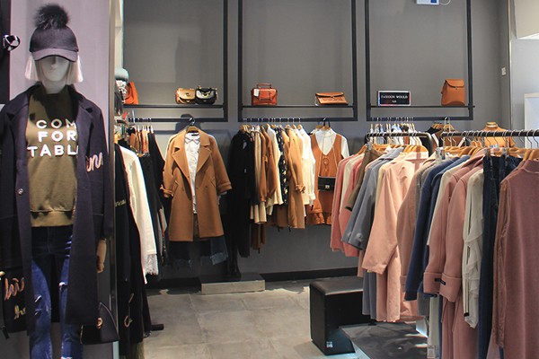 艾丽莎女装店铺形象