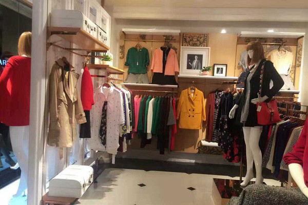 五色五图女装店铺形象