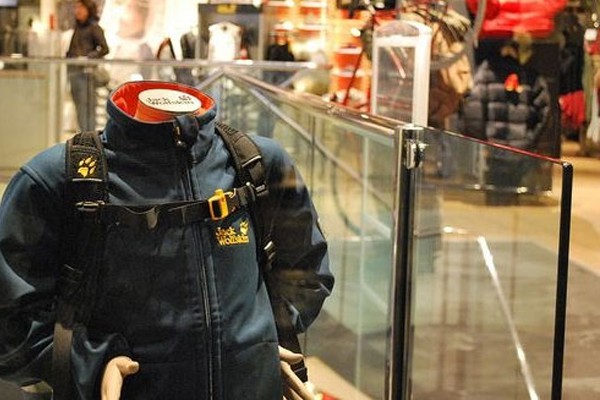 狼爪运动装店铺展示