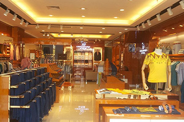 卡丹路男装店铺展示